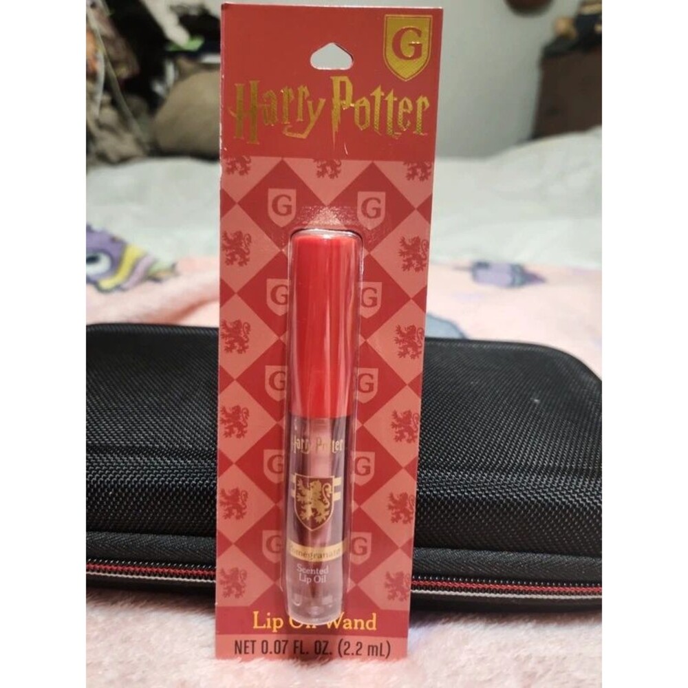 Harry Potter- Gryffindor pomegranate scented lip oil